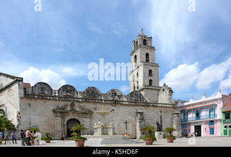 Havanna, Kuba - Juli 21, 2016: Basilica Menor de San Francisco De Asis. Am Ende des sechzehnten Jahrhunderts als die Heimat von den Franziskanern erbaut. Aktuell Stockfoto