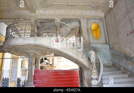 Havanna, Kuba - Juli 23, 2016: Paladar la guarida Restaurant Treppe. Der Name La Guarida bedeutet bedeutet das Versteck. Das Restaurant befindet sich in der t Stockfoto