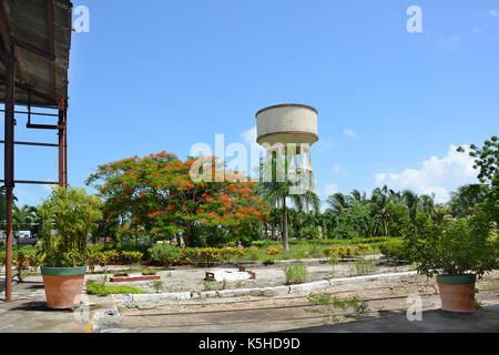 REMEDIOS, Kuba - 27. JULI 2016: Wasserturm am Museum der Zuckerindustrie und Museum von Dampf in Remedios, ist eine alte kubanische Sugar Mill mit eigenen f Stockfoto