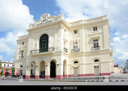 SANTA CLARA, Kuba - 26. JULI 2016: Teatro La Caridad. Ein nationales Denkmal von Kuba wurde 1885 erbaut und ist eines der acht Grand Theater der Kuba Stockfoto