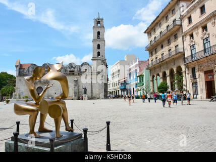 Havanna, Kuba - Juli 21, 2016: La Conversacion Skulptur. Auf der Plaza de San Francisco, der von dem französischen Bildhauer, Etienne. Stockfoto