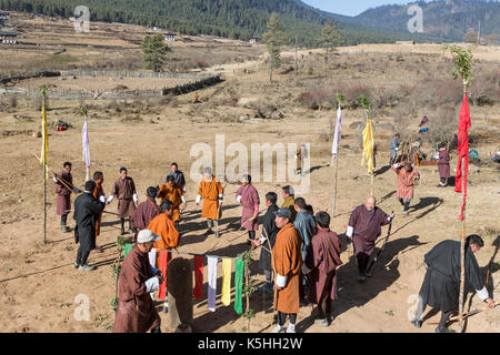 Lokale Bogenschießen Wettbewerb in Phobjikha Tal, westlichen Bhutan Stockfoto