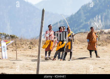 Lokale Bogenschießen Wettbewerb in Phobjikha Tal, westlichen Bhutan Stockfoto