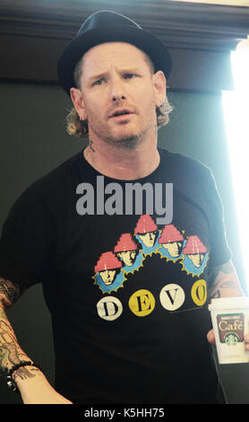 Corey Taylor zeichen Exemplare seines neuen Buches "Amerika 51: eine Sonde in die Wirklichkeiten, die verstecken sich Innen" das größte Land in der Welt' bei Barnes & Noble Union Square bietet: Corey Taylor Wo: New York, New York, United States Wann: 09 Aug 2017 Quelle: Patricia Schlein/WENN.com Stockfoto