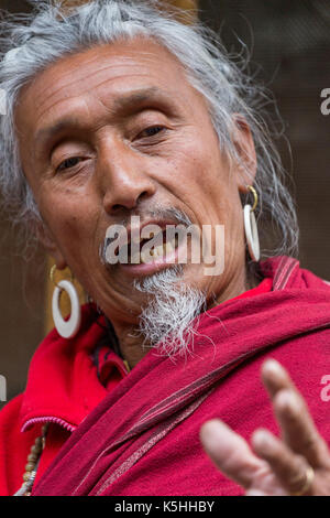 Einsiedler, heiliger Mann am brennenden See in der Tang Tal, Bumthang, zentrale Bhutan Stockfoto