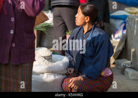 Das Wochenende Gemüsemarkt Khuruthang in der Nähe des Punakha Dzong, westlichen Bhutan. Stockfoto