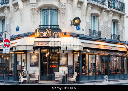 Café Roussillon in der Rue de Grenelle, 7. Arrondissement, Paris Stockfoto