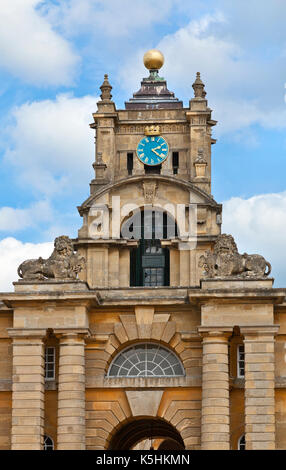 Blenheim Palace, Woodstock. UK, Ansicht des thw westliche Flügel Gateway Tower. Stockfoto