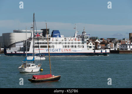 Die Hl. Cäcilia ein Ro-Ro-Fähre, Portsmouth für die Isle of Wight England Großbritannien gebunden. August 2017 Stockfoto