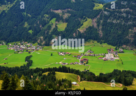 Buchensteinwand Berg von jakobskreuz Kreuz in Sankt Ulrich am Pillersee, Österreich gesehen Stockfoto