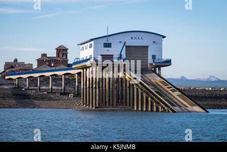 Die RNLI Barrow Rettungsboot Station auf Roa Island in der Nähe von Barrow-in-Furness Stockfoto