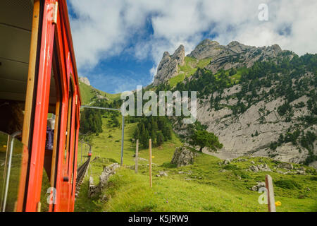 Blick von der speziellen Zug klettern bis zum Pilatus, Luzern, Schweiz Stockfoto