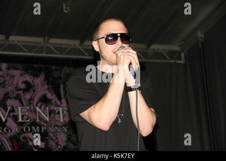 Mike Posner führt 2010 Vans Warped Tour Fairplex Pomona, CA. Stockfoto