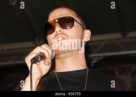 Mike Posner führt 2010 Vans Warped Tour Fairplex Pomona, CA. Stockfoto