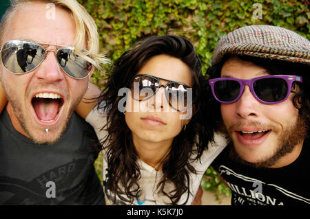 Nick Kent, Tatiana DeMaria Jake Reed TAT backstage Portrait schießen 2009 Vans Warped Tour Final tour Tag Home Depot Center Carson. Stockfoto