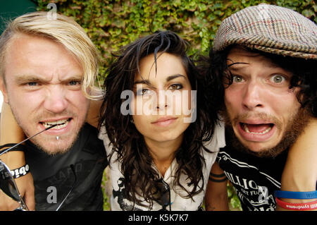 Nick Kent, Tatiana DeMaria Jake Reed TAT backstage Portrait schießen 2009 Vans Warped Tour Final tour Tag Home Depot Center Carson. Stockfoto