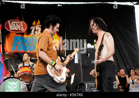 (L - R) Erik Sandin, Fat Mike Eric Melvin NOFX führt 2009 Vans Warped Tour Final tour Tag Home Depot Center Carson. Stockfoto