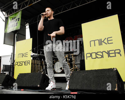 Mike Posner führt die Vans Warped Tour 2010 Seaside Park Juni 27,2010 Ventura, Kalifornien. Stockfoto