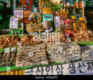 Südkorea, Gyeonggi-do, Sudogwon, Suwon Marktstand Stockfoto