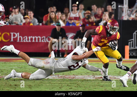 Los Angeles, CA, USA. 9 Sep, 2017. USC Trojans zurück läuft, Stephen Carr #7 läuft in Aktion während der zweiten Hälfte des NCAA Football Spiel zwischen den USC Trojans und dem Stanford Kardinal am Kolosseum in Los Angeles, Kalifornien. Die USC Trojans Niederlage der Stanford Cardinal 42-24. Obligatorische Photo Credit: Louis Lopez/CSM/Alamy leben Nachrichten Stockfoto