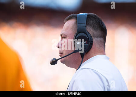 September 09, 2017: Head Coach Butch Jones der Tennessee Freiwilliger während der NCAA Football Spiel zwischen der Universität von Tennessee Volunteers und die Indiana State Platanen auf Neyland Stadium in Knoxville, TN Tim Gangloff/CSM Stockfoto