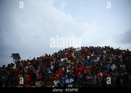Kathmandu, Nepal. September 2017. Zuschauer am letzten Tag des Indra Festivals in Kathmandu, Nepal am Sonntag, 10. September 2017. Kredit: Skanda Gautam/ZUMA Wire/Alamy Live News Stockfoto