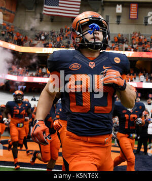September 9, 2017: Syrakus wide receiver Ben Brickman #85 nimmt das Feld vor der Middle Tennessee besiegen Syracuse University 30-23 an der Carrier Dome in Syracuse, NY. Foto von Alan Schwartz/Cal Sport Media Stockfoto