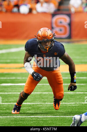September 9, 2017: Syrakus defensive lineman Brandon Berry #97 in Aktion in der ersten Hälfte der Aktion als mittleres Tennessee besiegte Syracuse University 30-23 an der Carrier Dome in Syracuse, NY. Foto von Alan Schwartz/Cal Sport Media Stockfoto