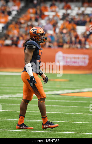 September 9, 2017: Syrakus defensive lineman Brandon Berry #97 in der ersten Hälfte der Aktion als mittleres Tennessee besiegte Syracuse University 30-23 an der Carrier Dome in Syracuse, NY. Foto von Alan Schwartz/Cal Sport Media Stockfoto