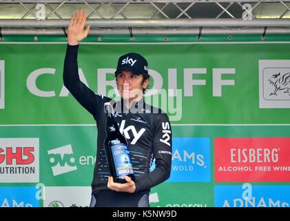 Cardiff, Großbritannien. 10 Sep, 2017. Die Ovo Energy Tour von Großbritannien Stadium 8 von Worcester Ende in Cardiff für eine 3 runde Straßenkurs. Geraint Thomas (Sky) gewinnt den Adnams besten britischen Rider Award" in seiner Heimatstadt. Der Gewinn in einem Sprint durch Edvald Boasson Hagen und die Gesamtsieger der Radrennen wurde Lars Boom. Foto: Ian Homer/Alamy Stockfoto