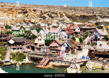 Popeye Village ist ein beliebter Ort für Touristen auf Popeye's Theme gebaut. Stockfoto