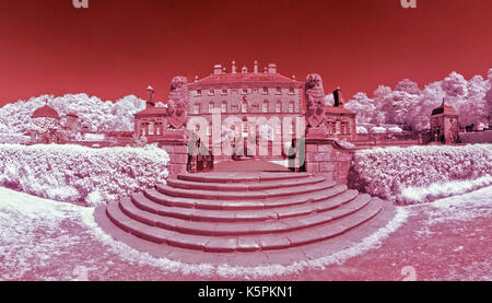 Infra Red Panoramablick Pollok House ist der Stammsitz der Stirling Maxwell in den Familien, in den Pollok Country Park, Glasgow, Schottland Stockfoto