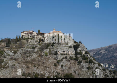 Französische Dorf Gourdon, in Französische Riviera Lage: 43°43'11.91''N 06°58'43.66" E Stockfoto