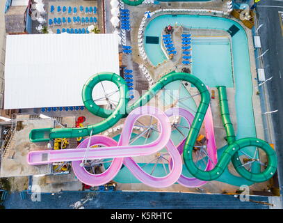 Water park Folien Luftaufnahme am Morgen mit keine Personen Stockfoto