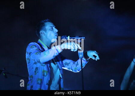 Neapel, Italien. 09 Sep, 2017. Francesco Gabbani, Sieger des Festivals von Sanremo 2016 im Konzert an Arenile Bagnoli in Italien. Credit: Salvatore Esposito/Pacific Press/Alamy leben Nachrichten Stockfoto