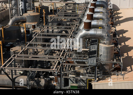 MARSAXLOKK, MALTA - 21. AUGUST 2017: Die delimara Power Station ist derzeit die Verwendung von schwerem Heizöl und auf acht Wartsila 46 Motoren, Co Stockfoto