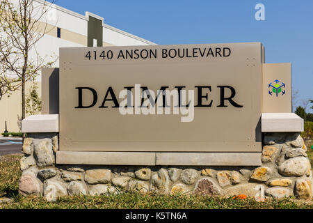 Whitestown - ca. September 2017: Daimler Trucks Nordamerika Distribution Center. Daimler Trucks ist ehemals Freightliner Corporation und im Besitz von Stockfoto