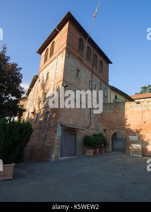 Acqui Terme Italien September 1, 2017: paleologi mittelalterlichen Burg jetzt archäologische Museum mit römischen Funde Stockfoto