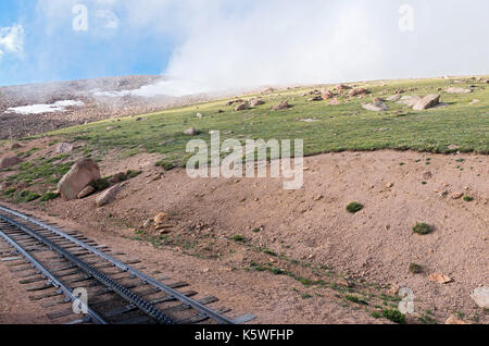 Landschaftlich schöne Strecke entlang der historischen Zahnradbahn in der Nähe der Gipfel des Pikes Peak Colorado USA Stockfoto