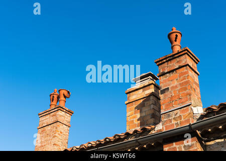 Toiture et Cheminée Dorf mittelalterlichen du Castellet Var Frankreich Stockfoto