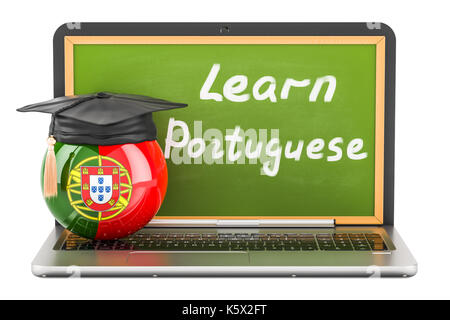 Portugiesisch lernen Konzept mit Laptop Tafel, skalenhaube und Flagge Portugals, 3D-Rendering Stockfoto
