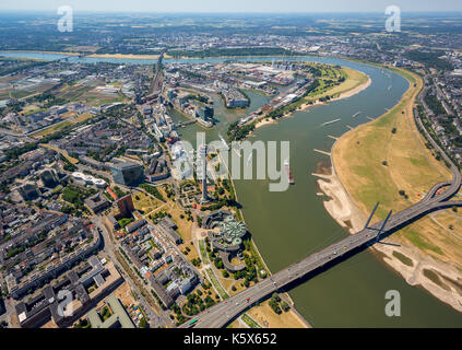 Rheinbogen bei Oberkassel, Niederkassel, Fernsehturm Rheinkniebrücke, Düsseldorf, Rheinland, Nordrhein-Westfalen, Deutschland, Düsseldorf, Europa, LUF Stockfoto