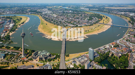 Rheinbogen bei Oberkassel, Niederkassel, Fernsehturm Rheinkniebrücke, Düsseldorf, Rheinland, Nordrhein-Westfalen, Deutschland, Düsseldorf, Europa, LUF Stockfoto