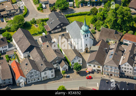 Hauptschule Breckerfeld und Neubau Epscheider Straße, Breckerfeld, Bergisches Land, Nordrhein-Westfalen, Deutschland, Europa, Luftaufnahme, A Stockfoto