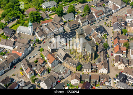 Katholische Kirche St. James Kirche ev. Jakobuskirche Breckerfeld, Breckerfeld Gemeindezentrum, Stadtmitte, Breckerfeld, Bergisches Land, Nordrhein-W. Stockfoto