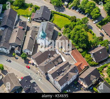 Katholische Kirche St. James Kirche ev. Jakobuskirche Breckerfeld, Breckerfeld Gemeindezentrum, Stadtmitte, Breckerfeld, Bergisches Land, Nordrhein-W. Stockfoto