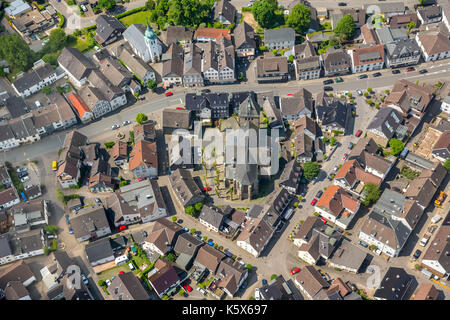 Katholische Kirche St. James Kirche ev. Jakobuskirche Breckerfeld, Breckerfeld Gemeindezentrum, Stadtmitte, Breckerfeld, Bergisches Land, Nordrhein-W. Stockfoto