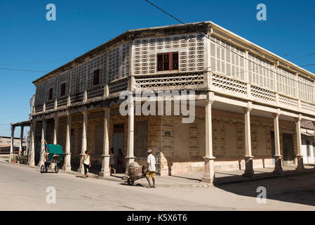 Maison Ismail Jina, 1917 erbaut, in den alten Dhow-Hafen, Mahajanga, Madagaskar Stockfoto