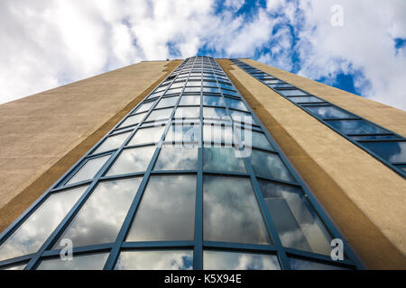 Bydgoszcz, Polen - August 2017: Ansicht des tall office einer Bank Pocztowy auf Jagiellonska Straße Stockfoto