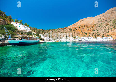 Die kleinen traditionellen Dorf Chora Sfakion, Sfakia, Chania, Kreta, Griechenland. Stockfoto